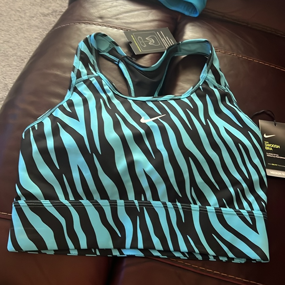 Nike Swoosh Bra
